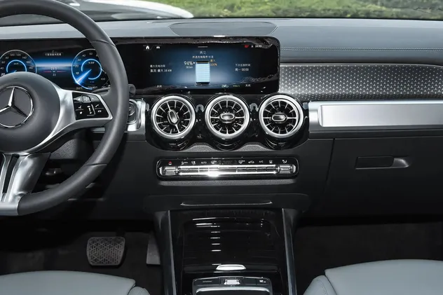 2025 Mercedes-Benz EQB 260 — source image 9