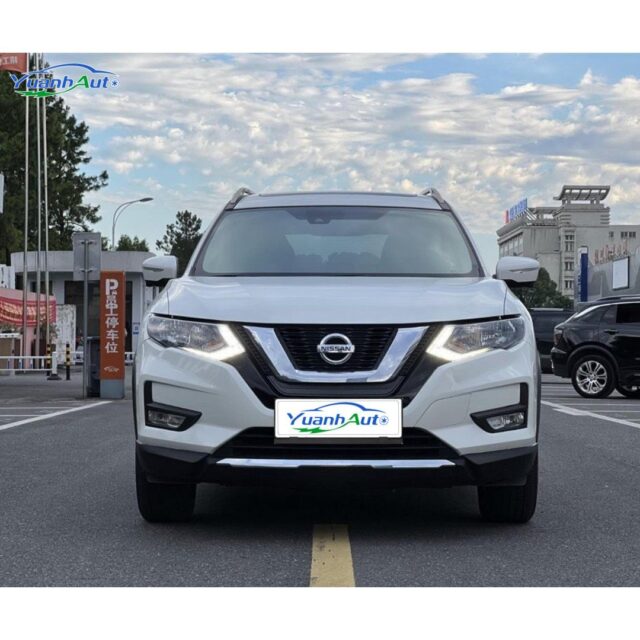 2020 Nissan X-Trail vehicle photo 1
