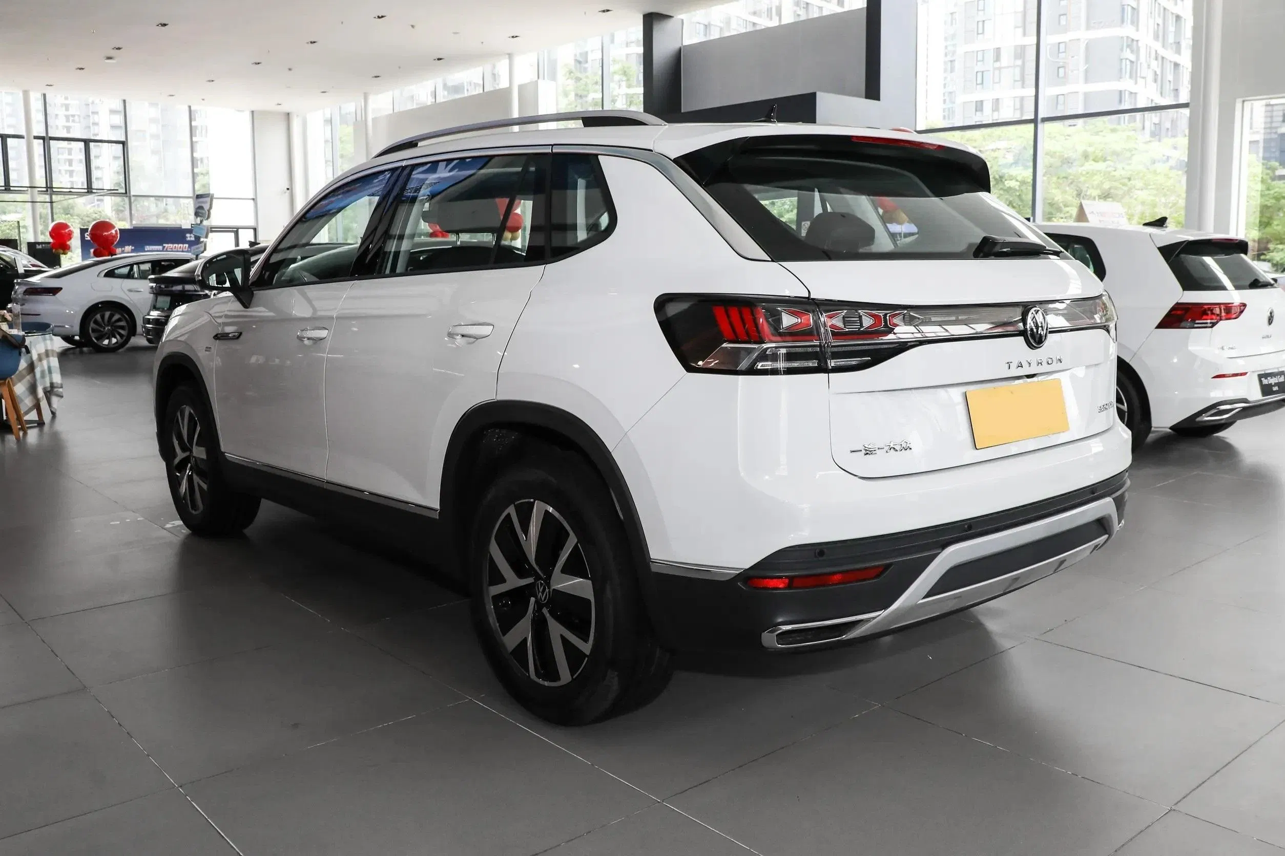 2024 VW Tayron vehicle photo 5