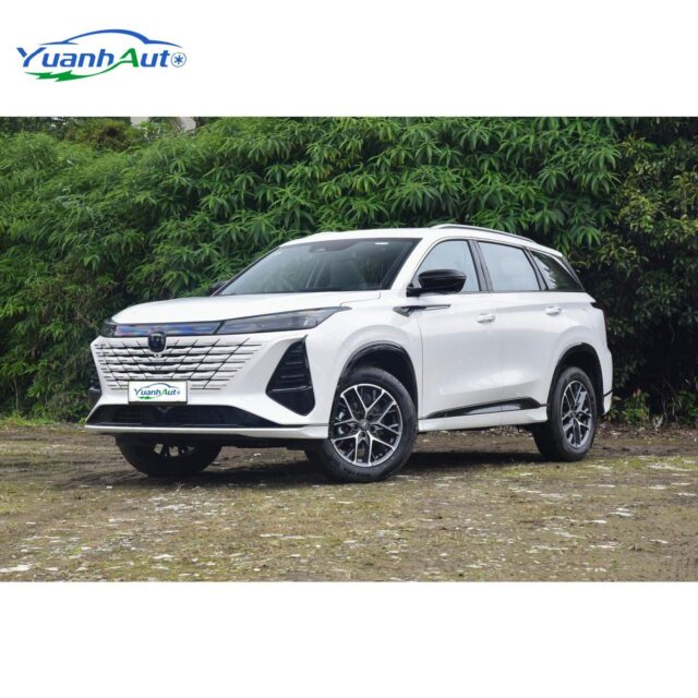 Changan CS75 PLUS vehicle photo 1