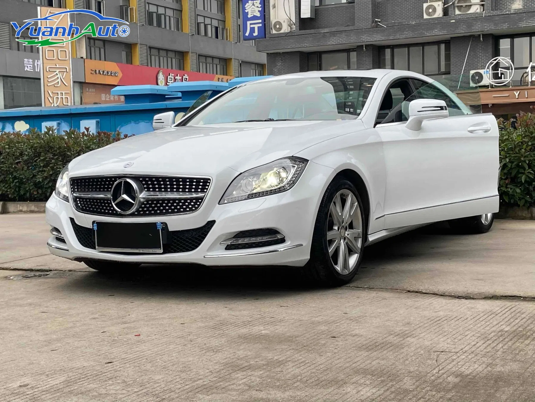 2012 Benz CLS vehicle photo 4