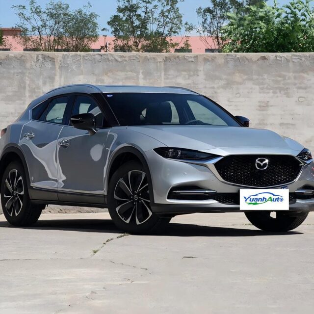 2018 Mazda CX4 vehicle photo 1