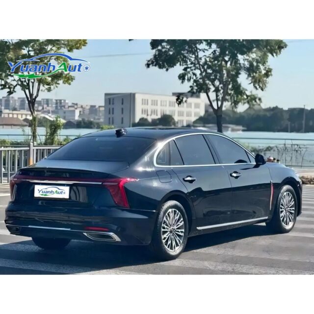2023 Hongqi H5 vehicle photo 1