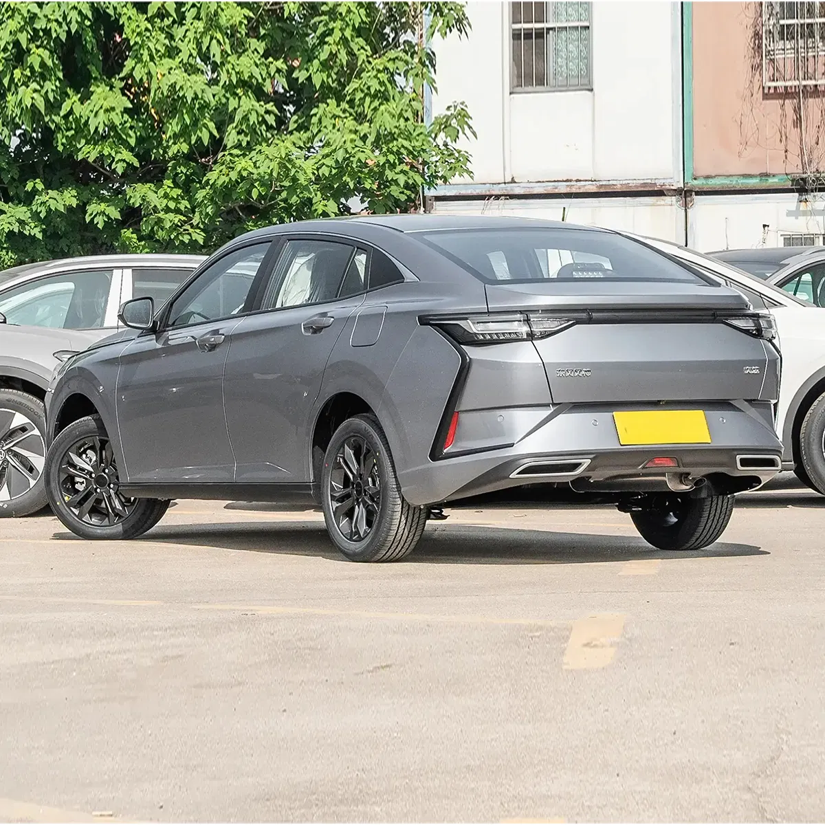 2025 Dongfeng Aeolus Yixuan 1.5L Petrol Sedan — source image 8