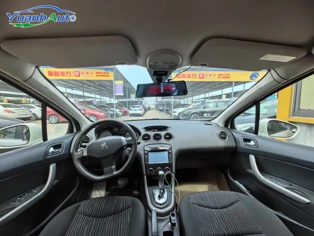2013 Peugeot 408 Petrol Sedan — source image 17