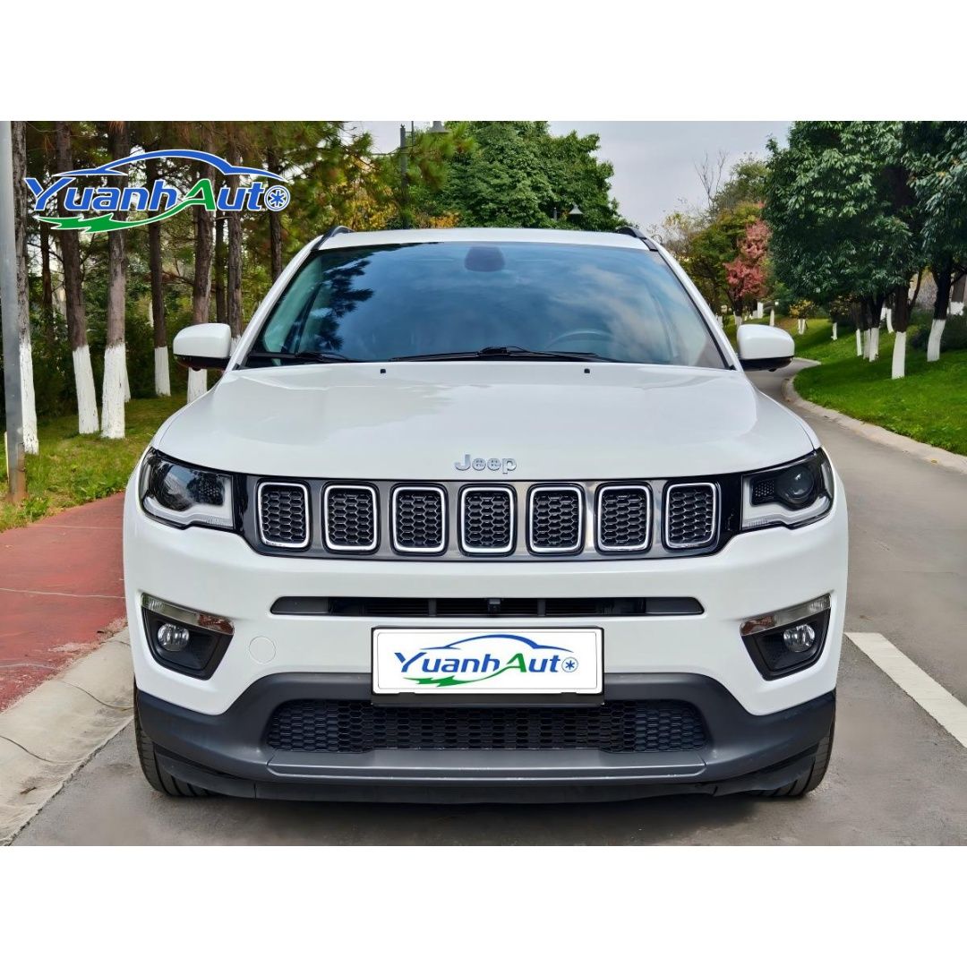 2018 Jeep Compass vehicle photo 1