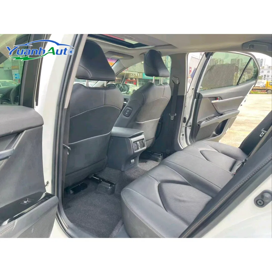 2019 Toyota Camry Petrol Sedan — source image 15