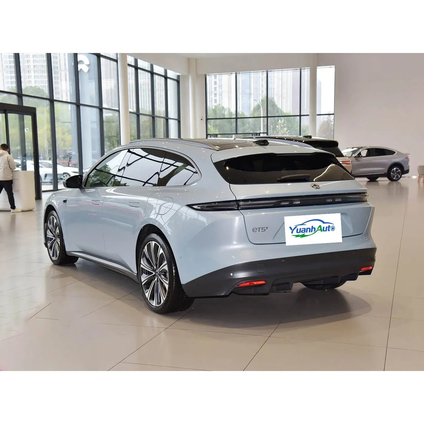 NIO ET5 vehicle photo 5