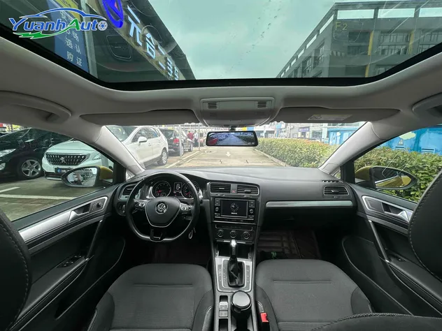 2018 Volkswagen Golf Petrol Hatchback — source image 15