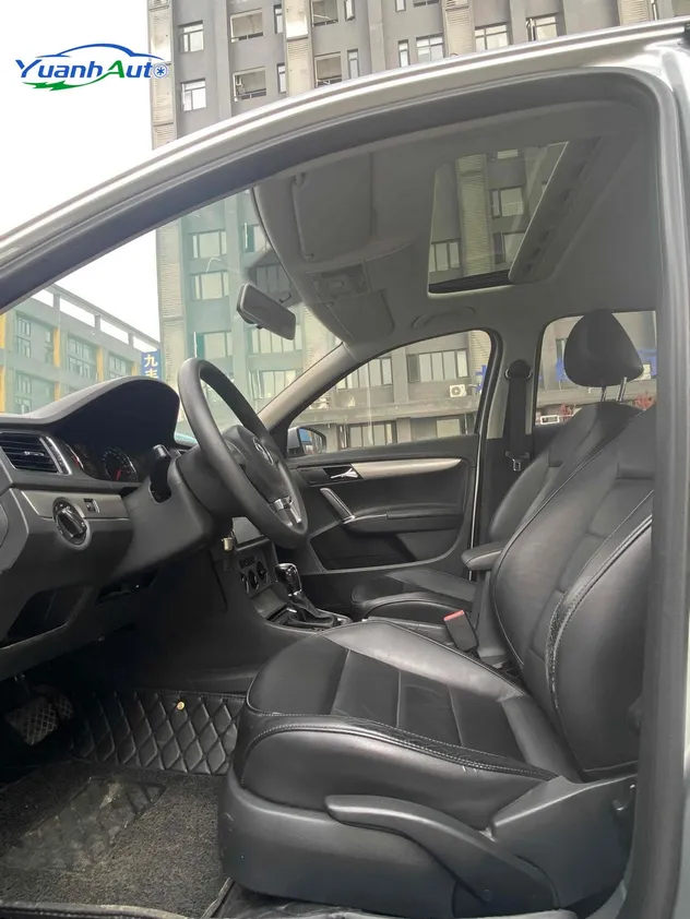 2014 Volkswagen Lavida Petrol Sedan — source image 18