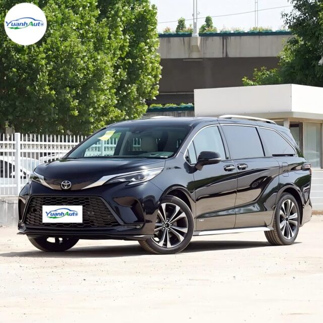 2024 Toyota Gravia vehicle photo 1