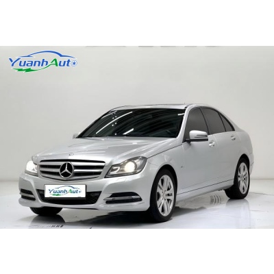 2011 C-Class vehicle photo 7