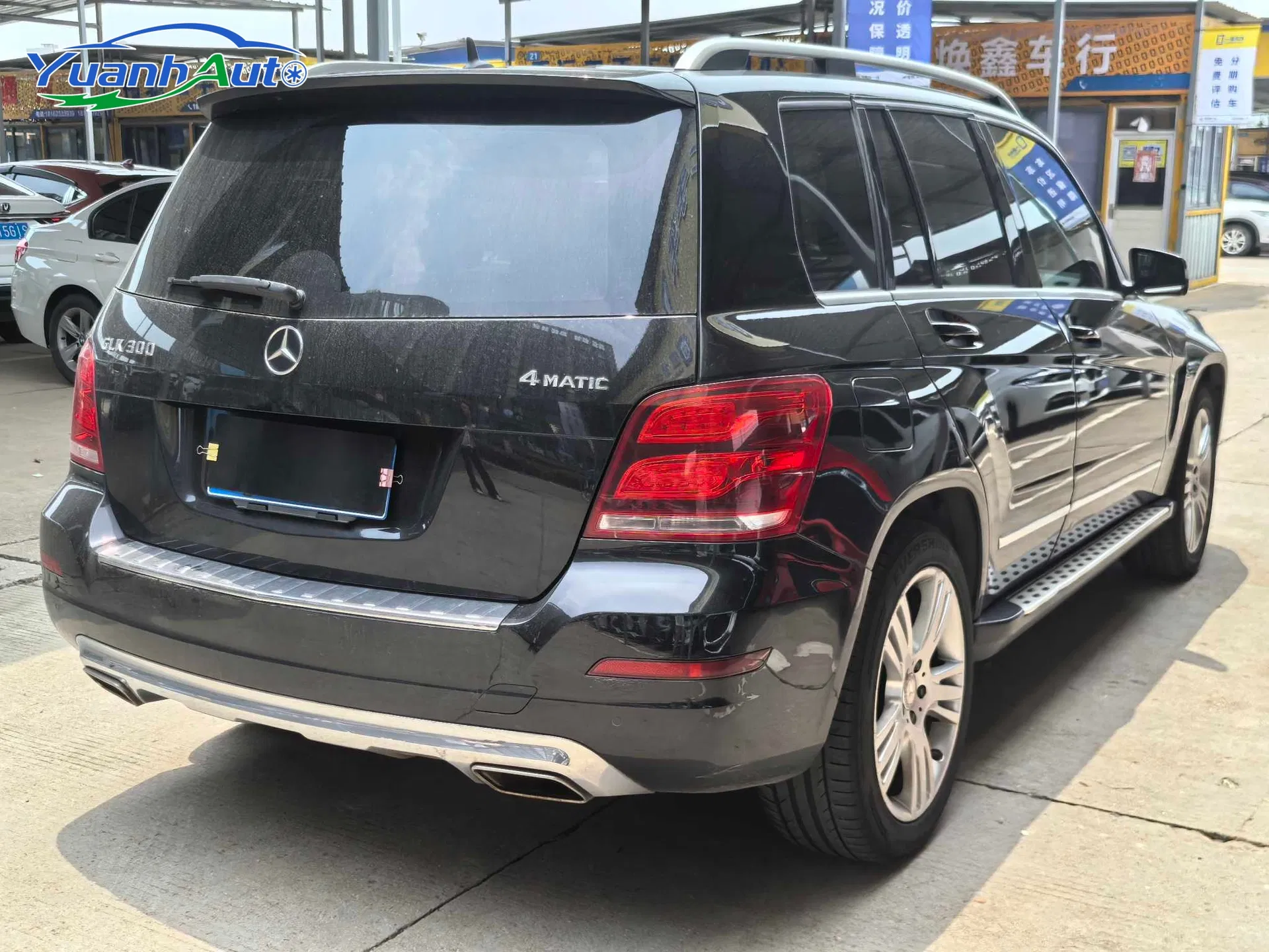2013 Mercedes-Benz GLK 300 Petrol SUV — source image 14