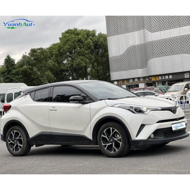 2020 Toyota C-HR vehicle photo 1