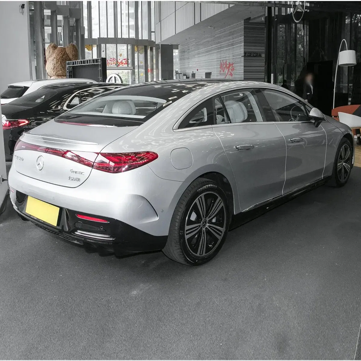 2025 Mercedes-Benz Benz EQE 500 vehicle photo 5