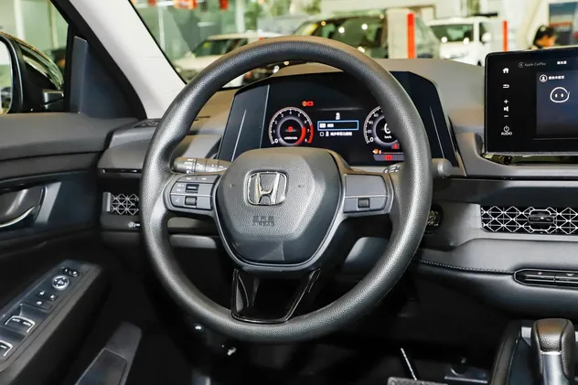 2025 Honda Accord Petrol Sedan — source image 13