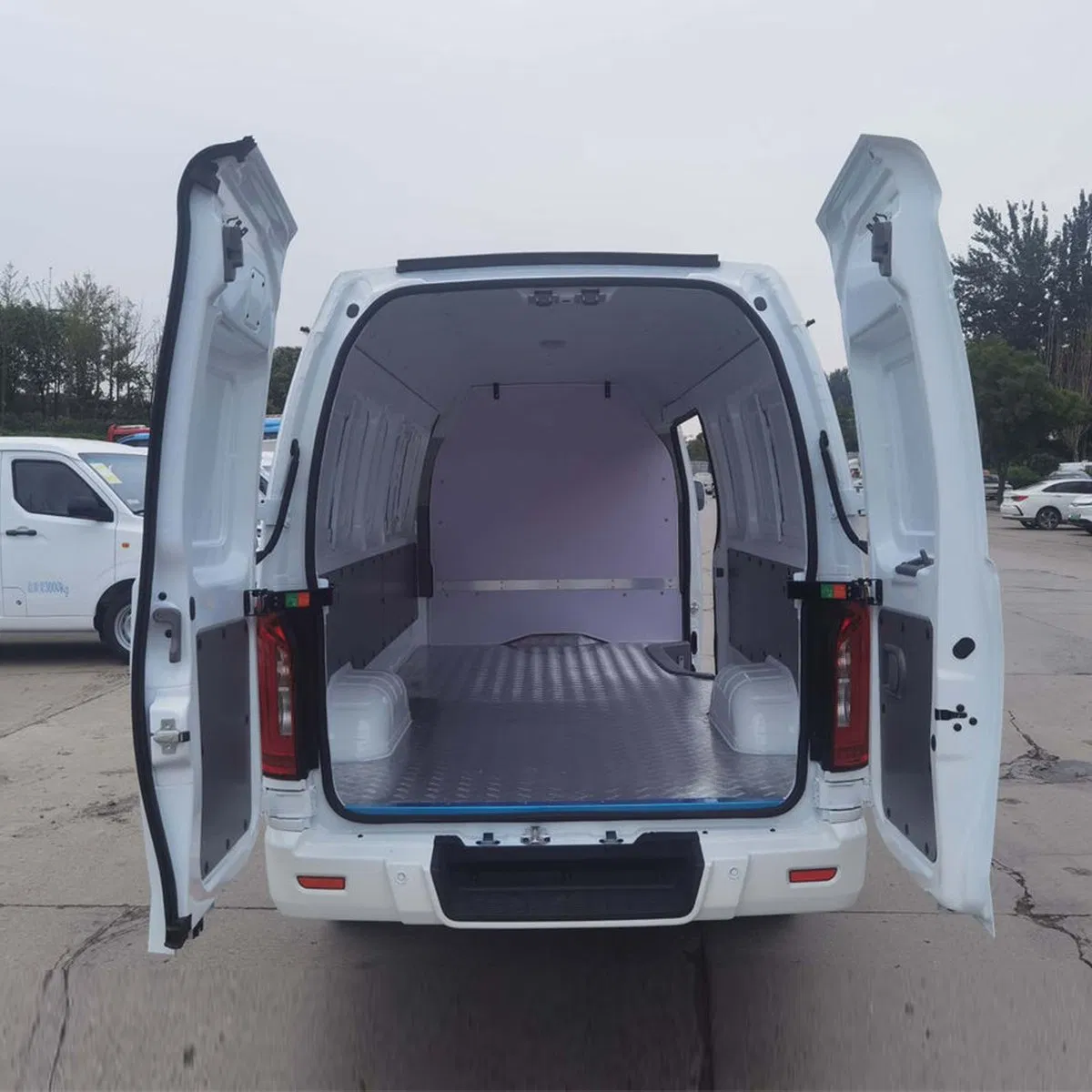 2022 Farizon E6 Electric — source image 5