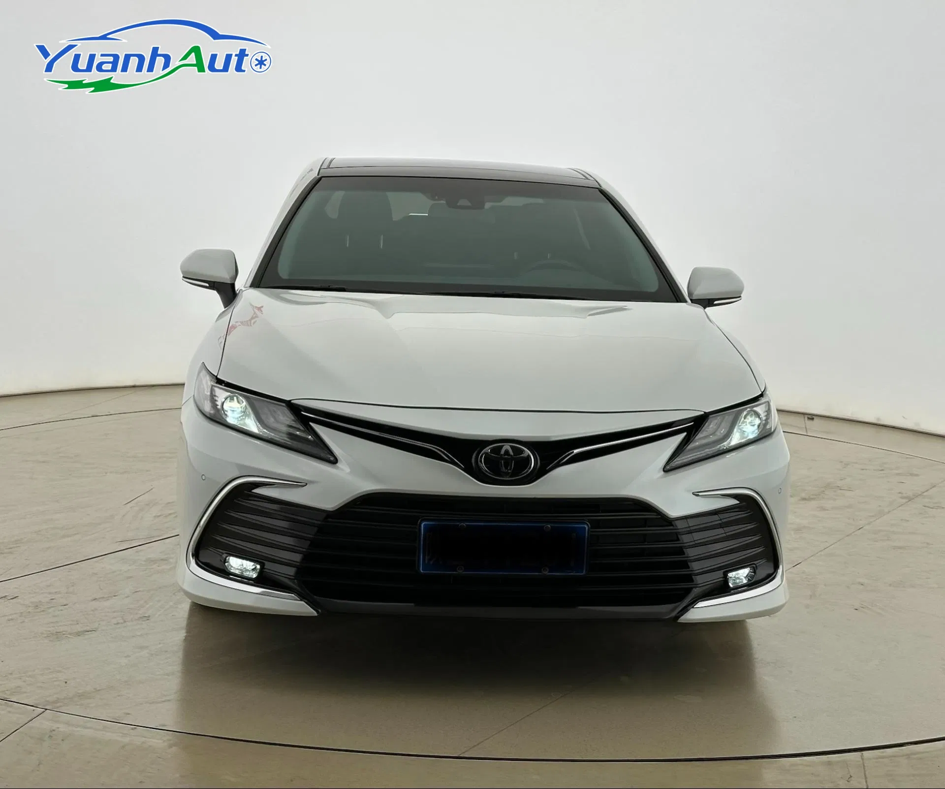 2021 Toyota Camry Petrol Sedan — source image 2
