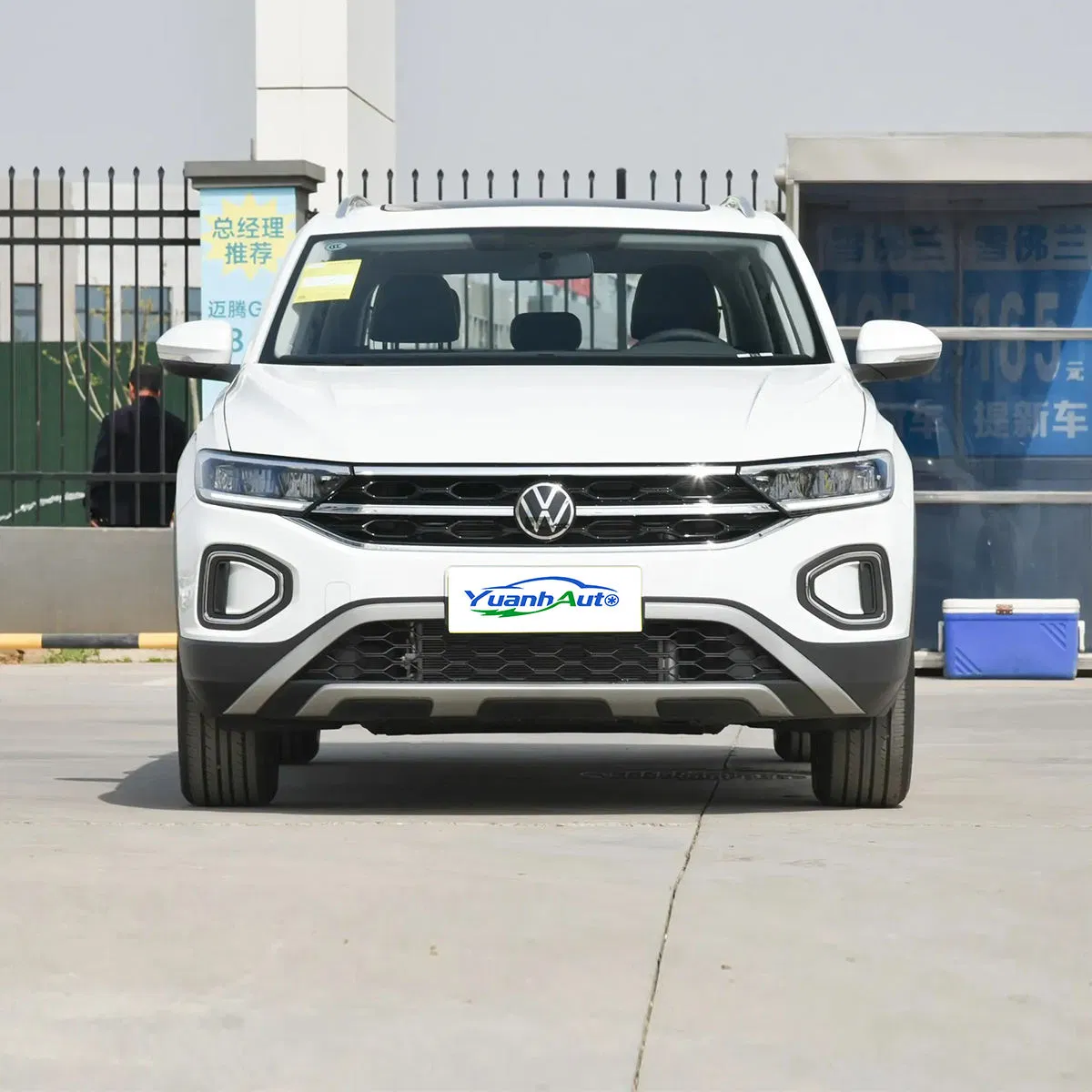 2023 VW T-ROC vehicle photo 3
