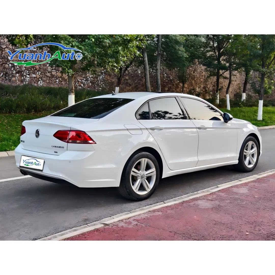 2016 Lamando vehicle photo 5