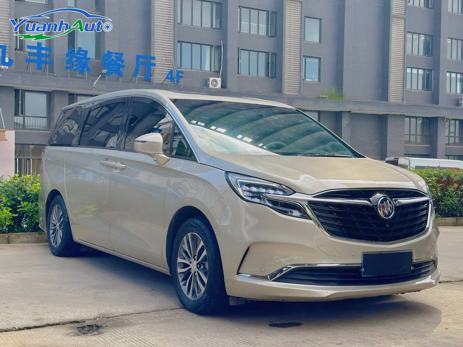 2021 Buick GL8 Petrol MPV — source image 10