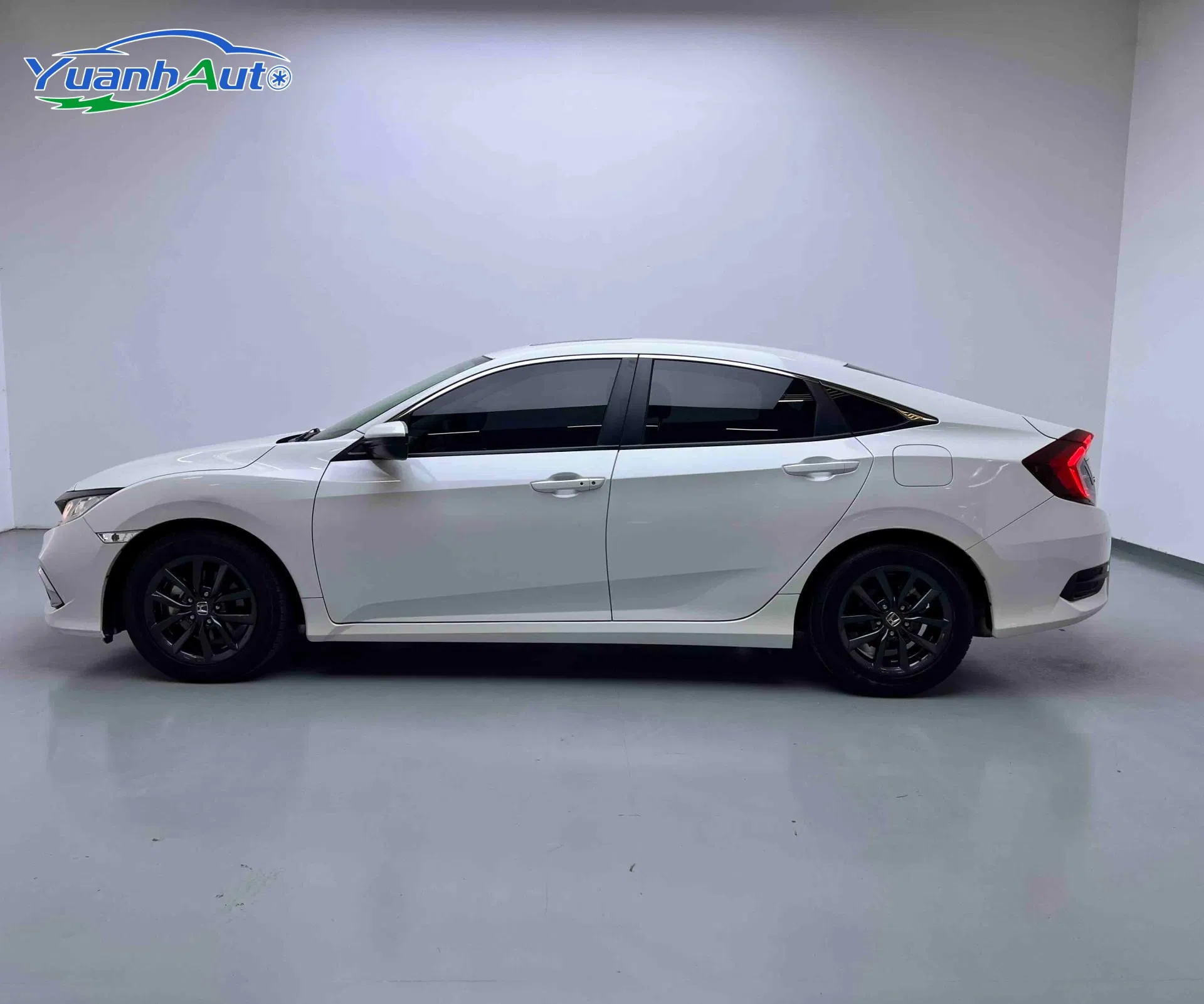 2019 Honda Civic Petrol Sedan — source image 5