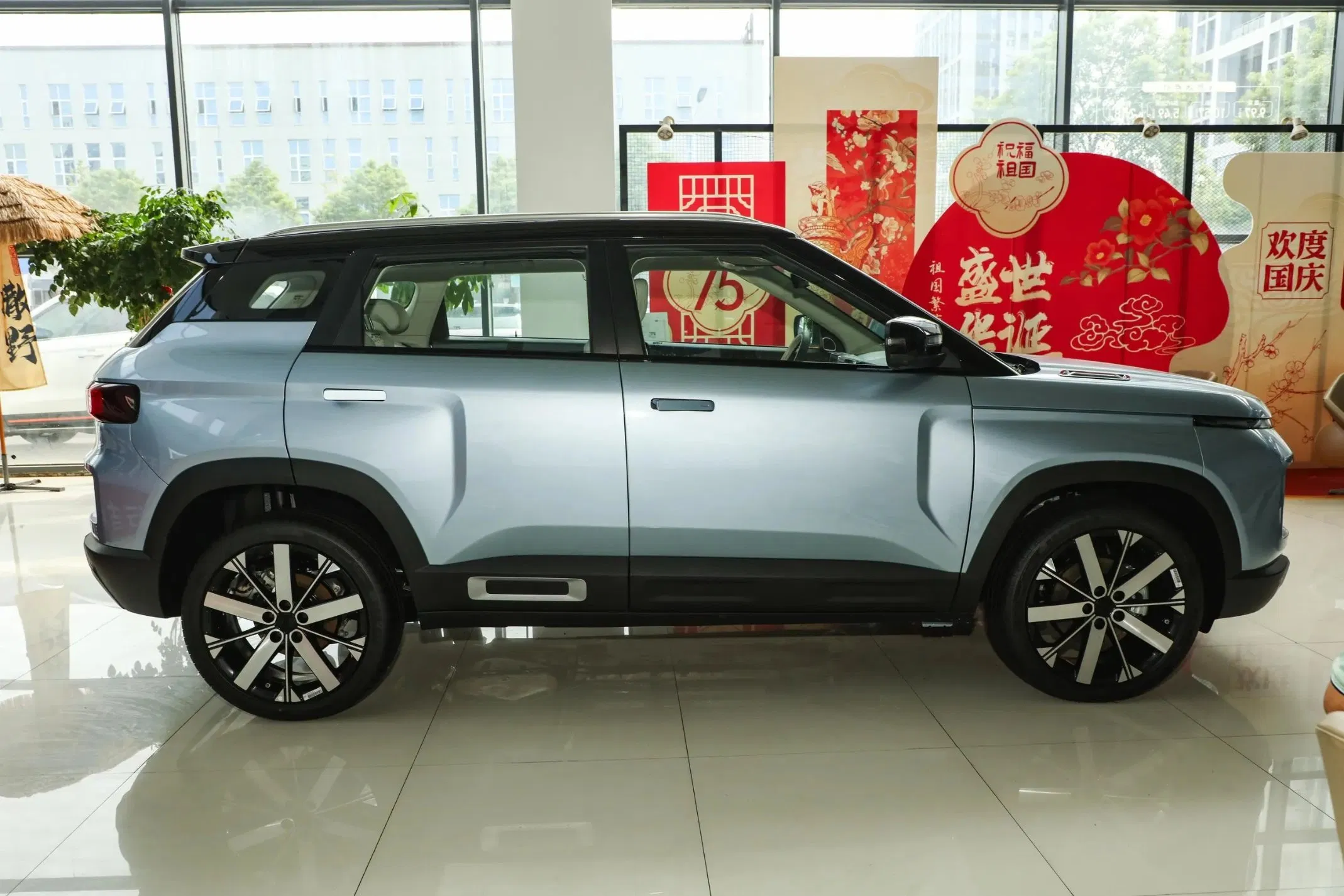 Geely Icon vehicle photo 5