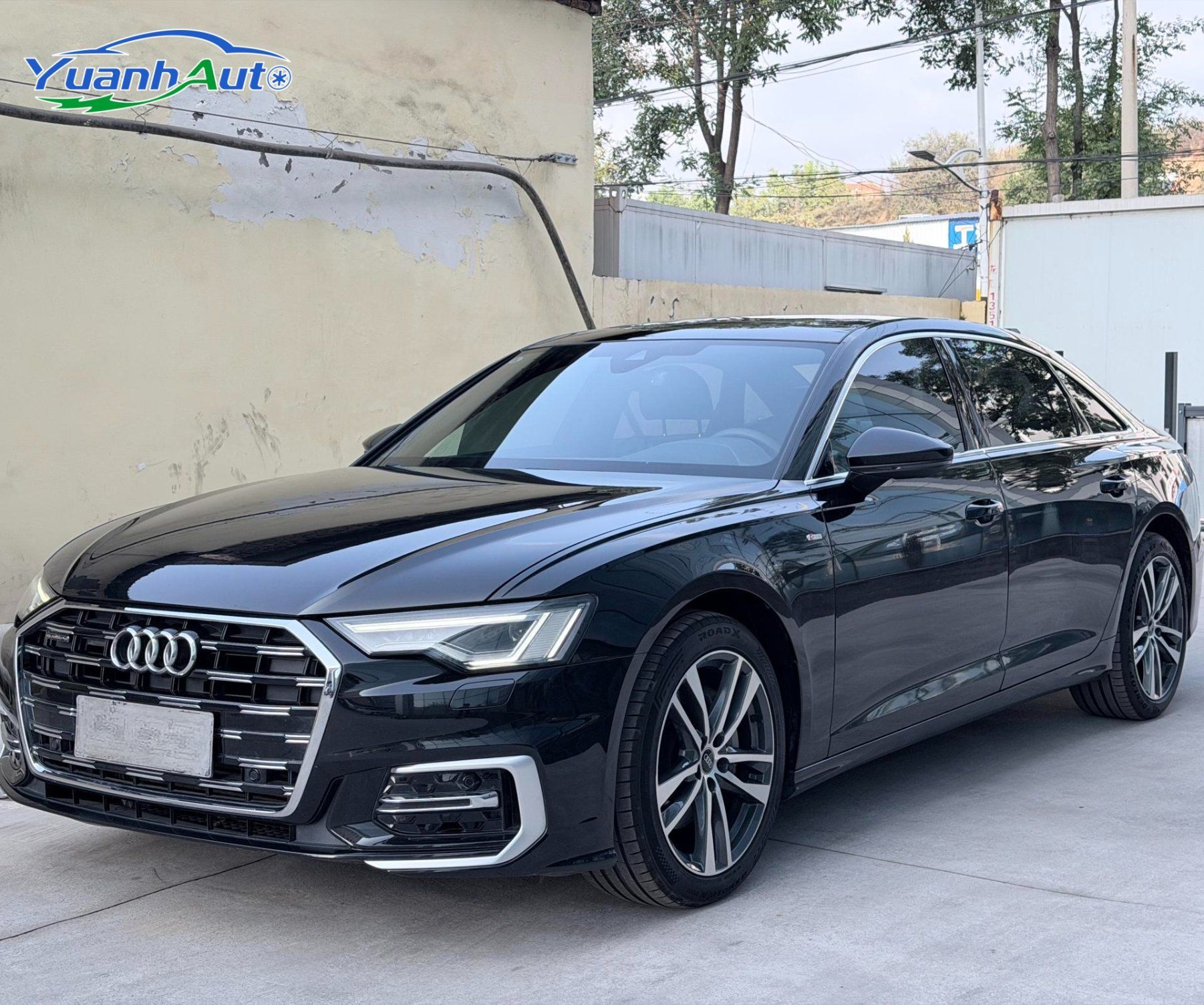 2022 Audi A6L Petrol Sedan — source image 1
