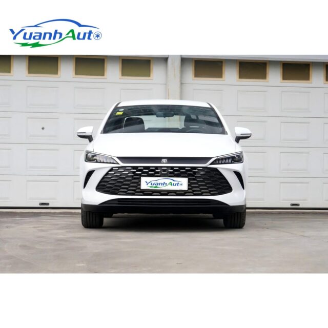 BYD Qin Plus DM-i vehicle photo 1