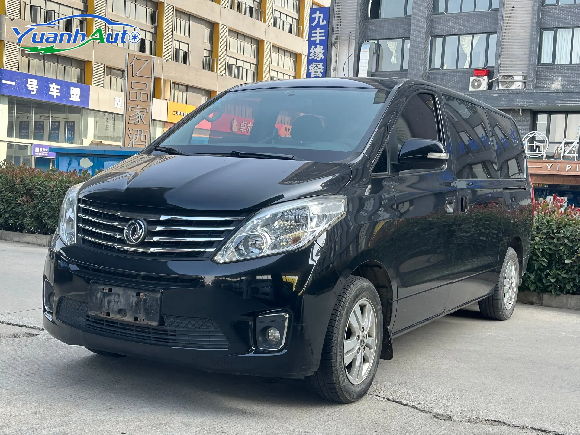 2016 Dongfeng Fengxing F600 Petrol MPV — source image 8