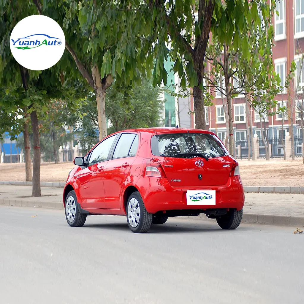 Toyota Yaris vehicle photo 5