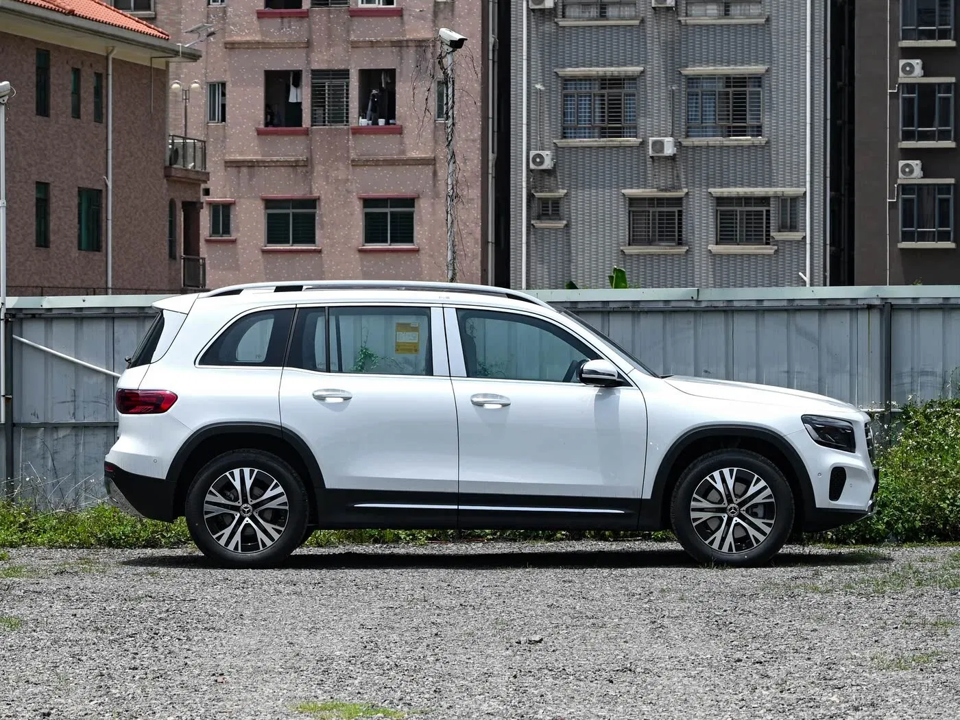 2025 Benz GLB200 vehicle photo 5