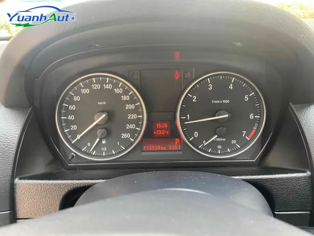 2013 BMW X1 Petrol SUV — source image 18