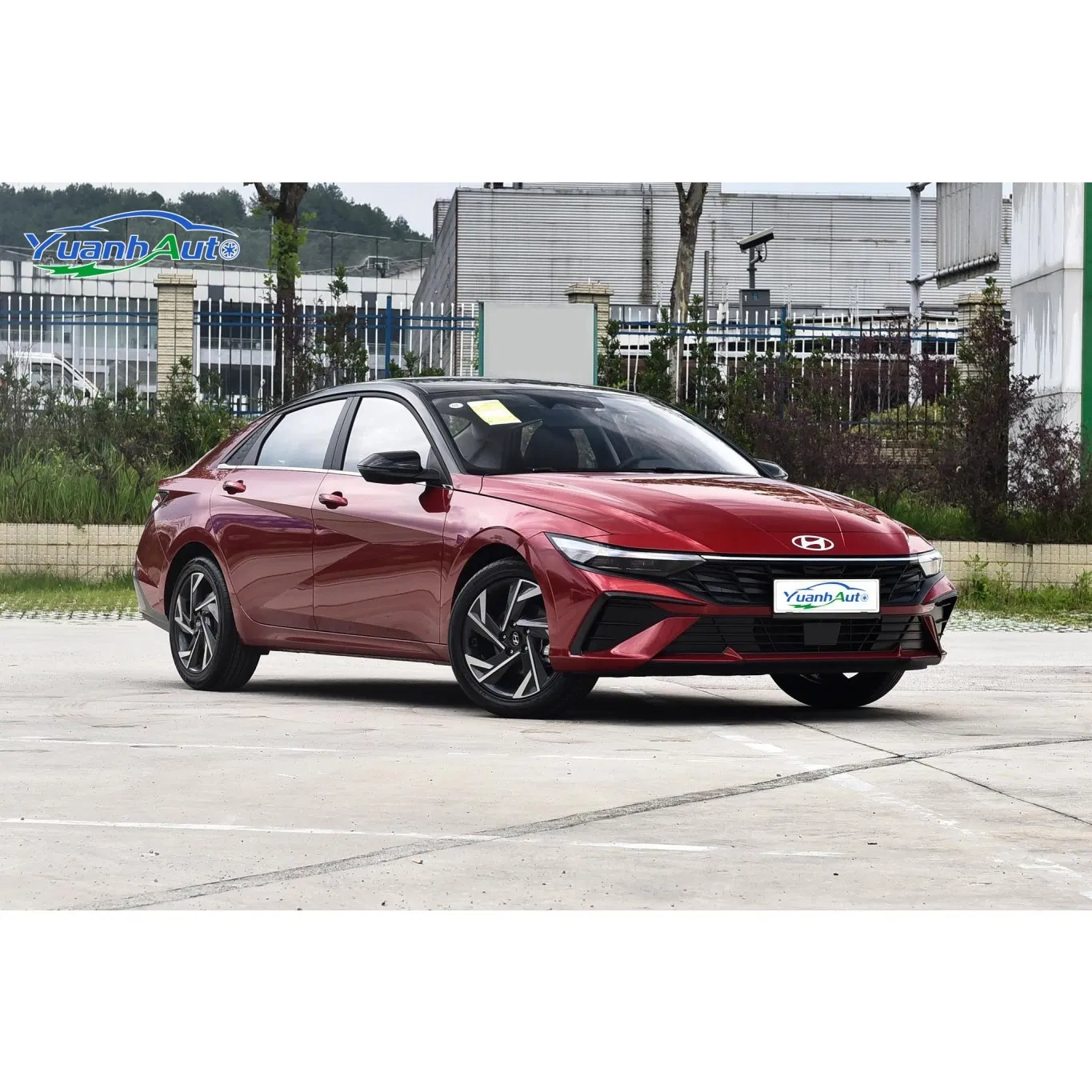 Hyundai Elantra vehicle photo 4