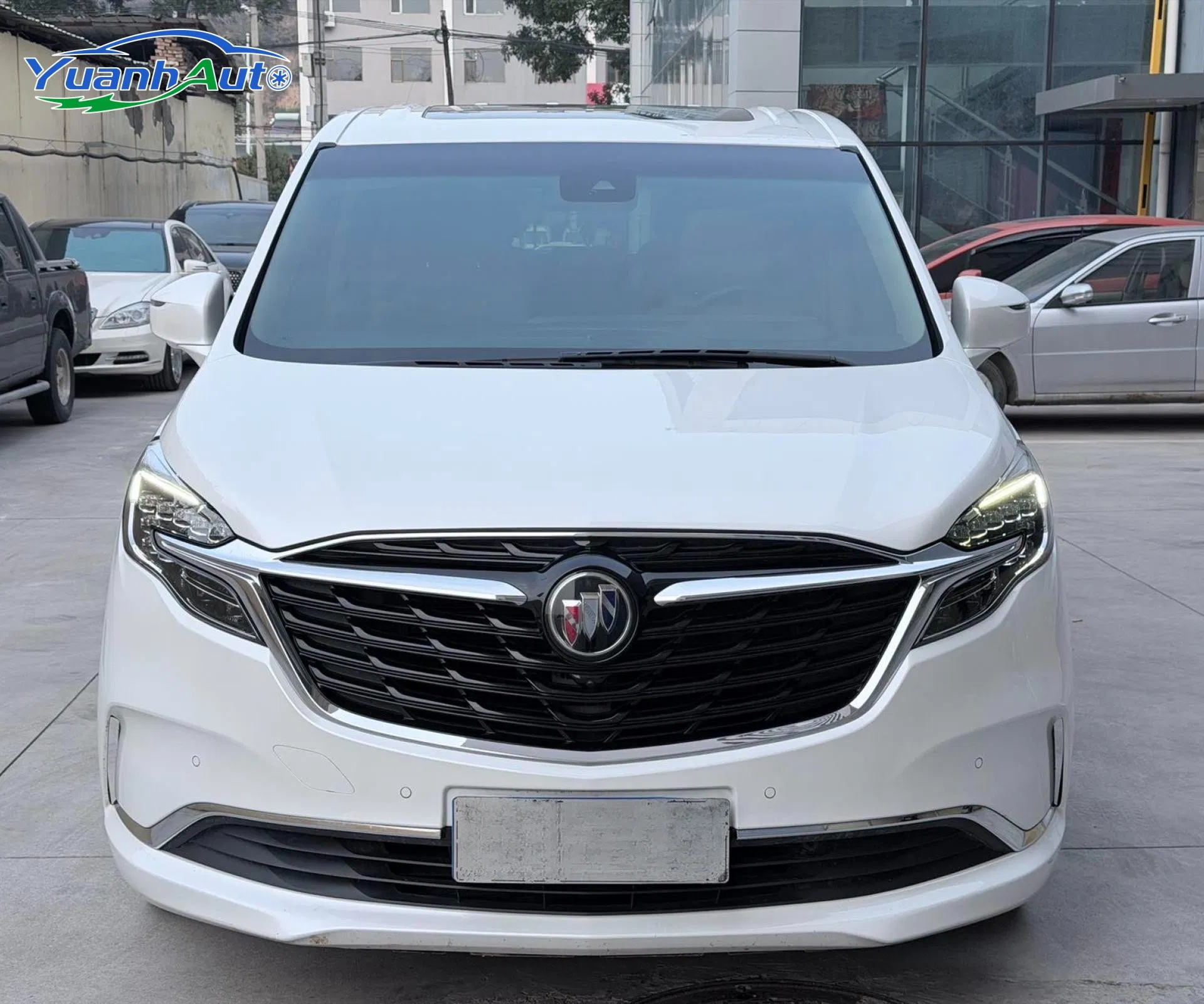 2023 Buick GL8 Petrol MPV — source image 8