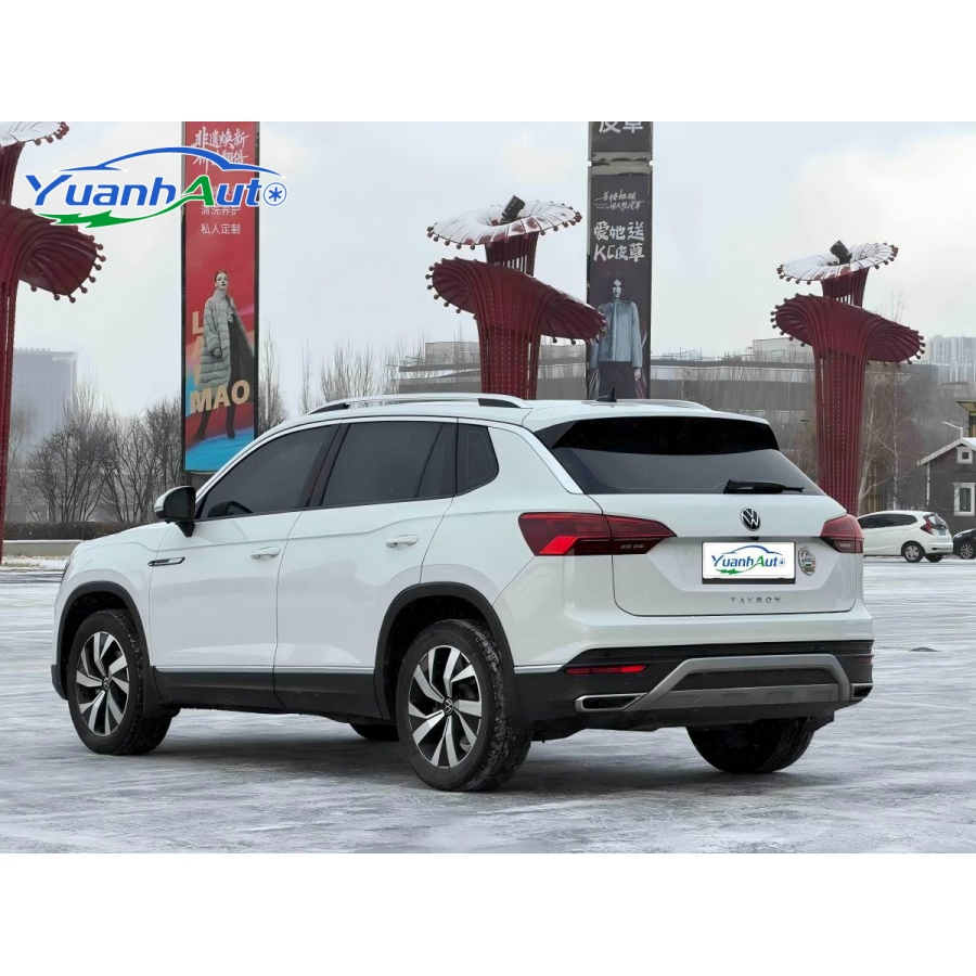 2023 tayron vehicle photo 4
