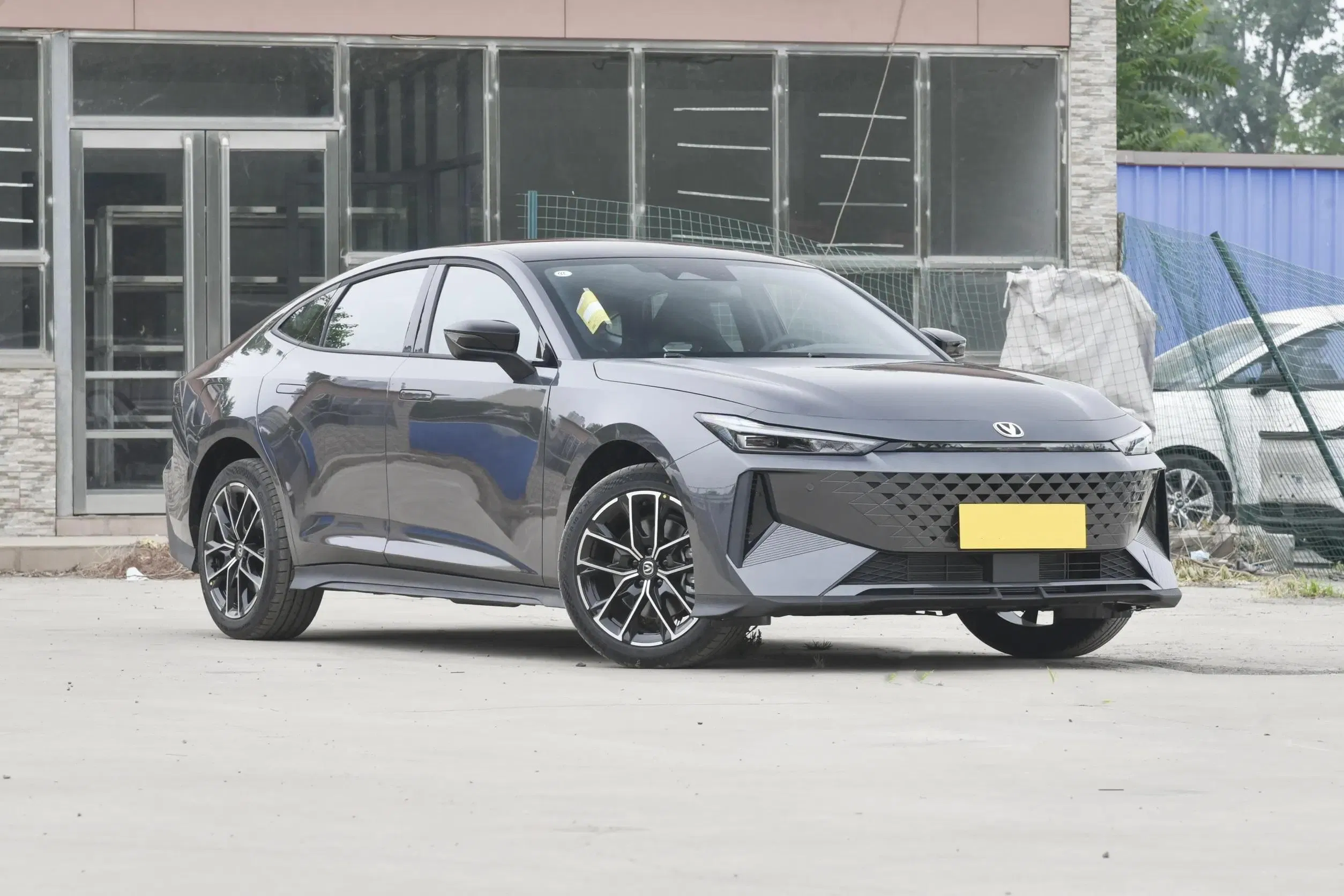 Changan Uni-v vehicle photo 5