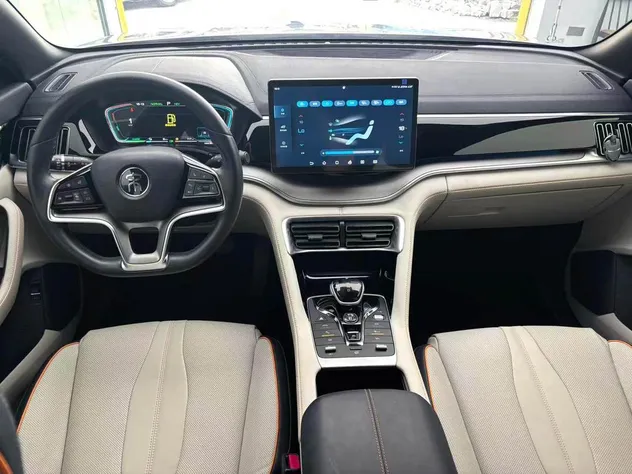 2025 BYD Song Hybrid — source image 13
