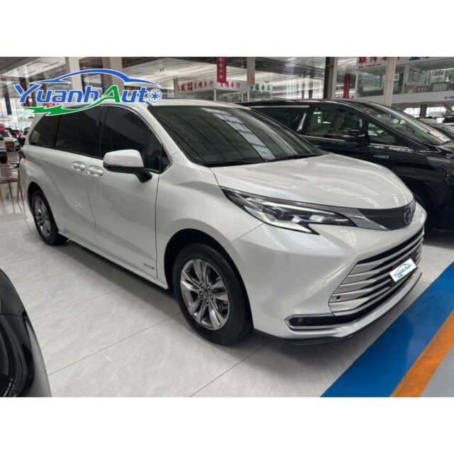 2023 Toyota SIENN vehicle photo 1