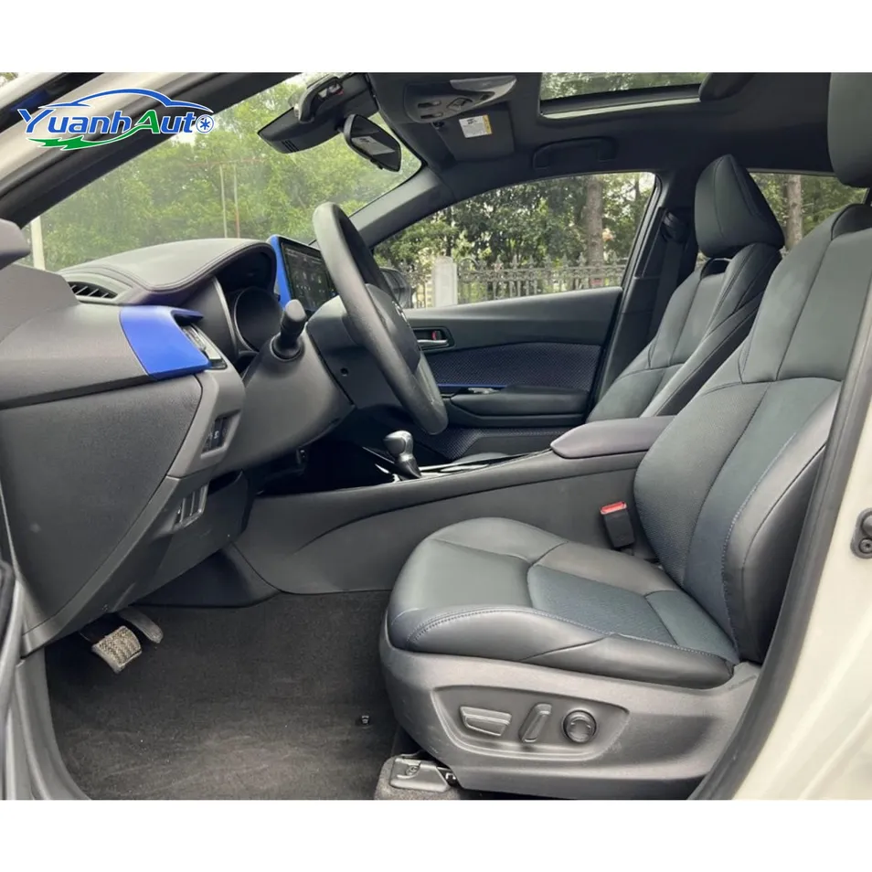 2020 Toyota C-HR Petrol SUV — source image 14