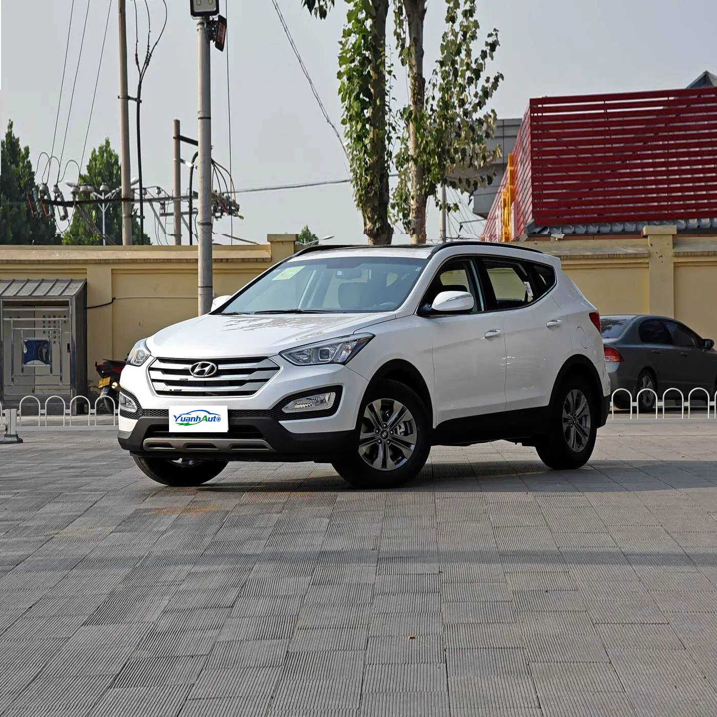 Hyundai Santa Fe 2.0T Petrol SUV — source image 8