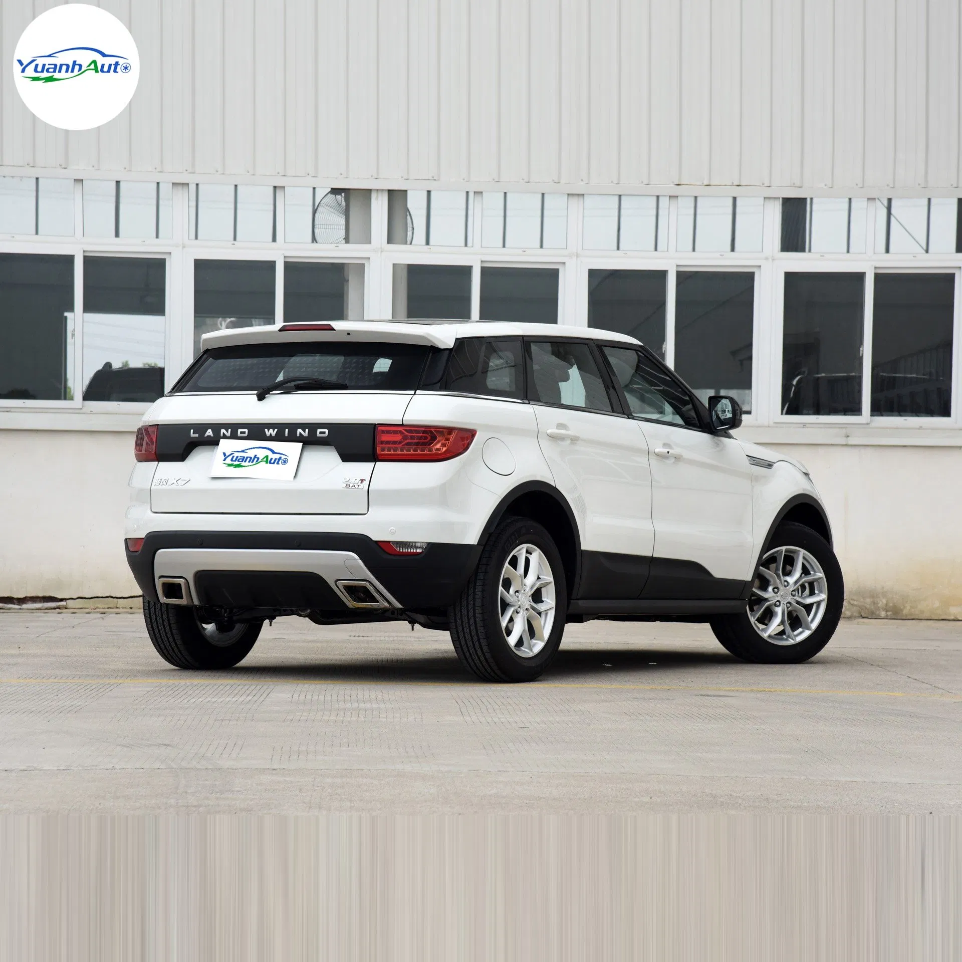 Landwind X7 vehicle photo 7
