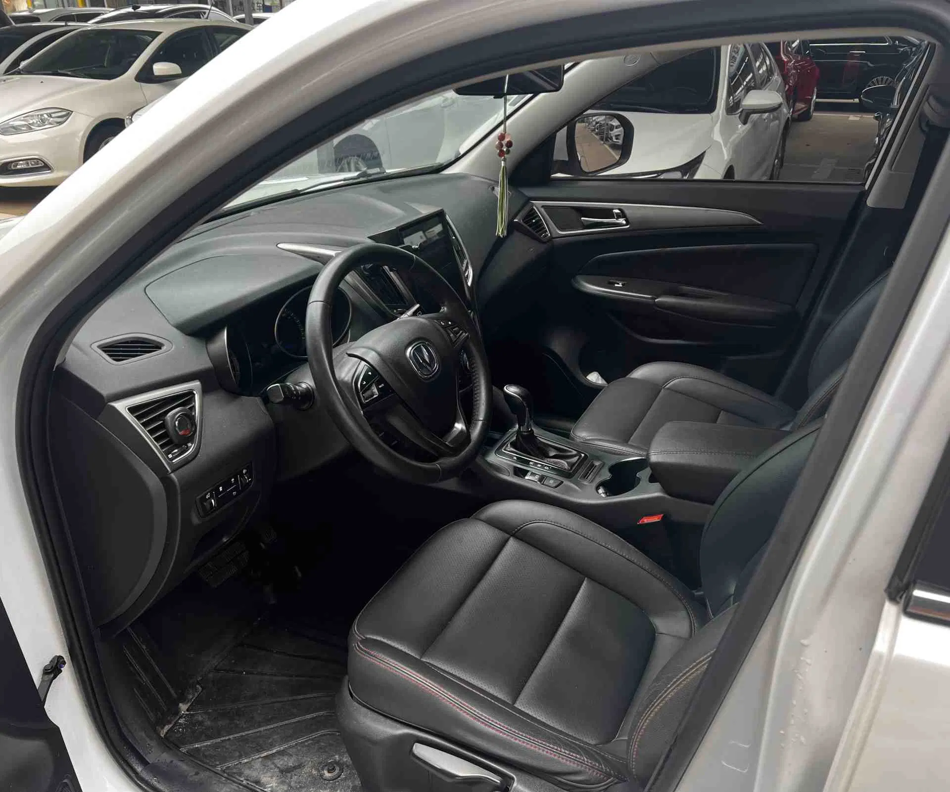 2016 Changan CS75 Petrol SUV — source image 4