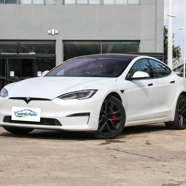 2023 Tesla Model S vehicle photo 1