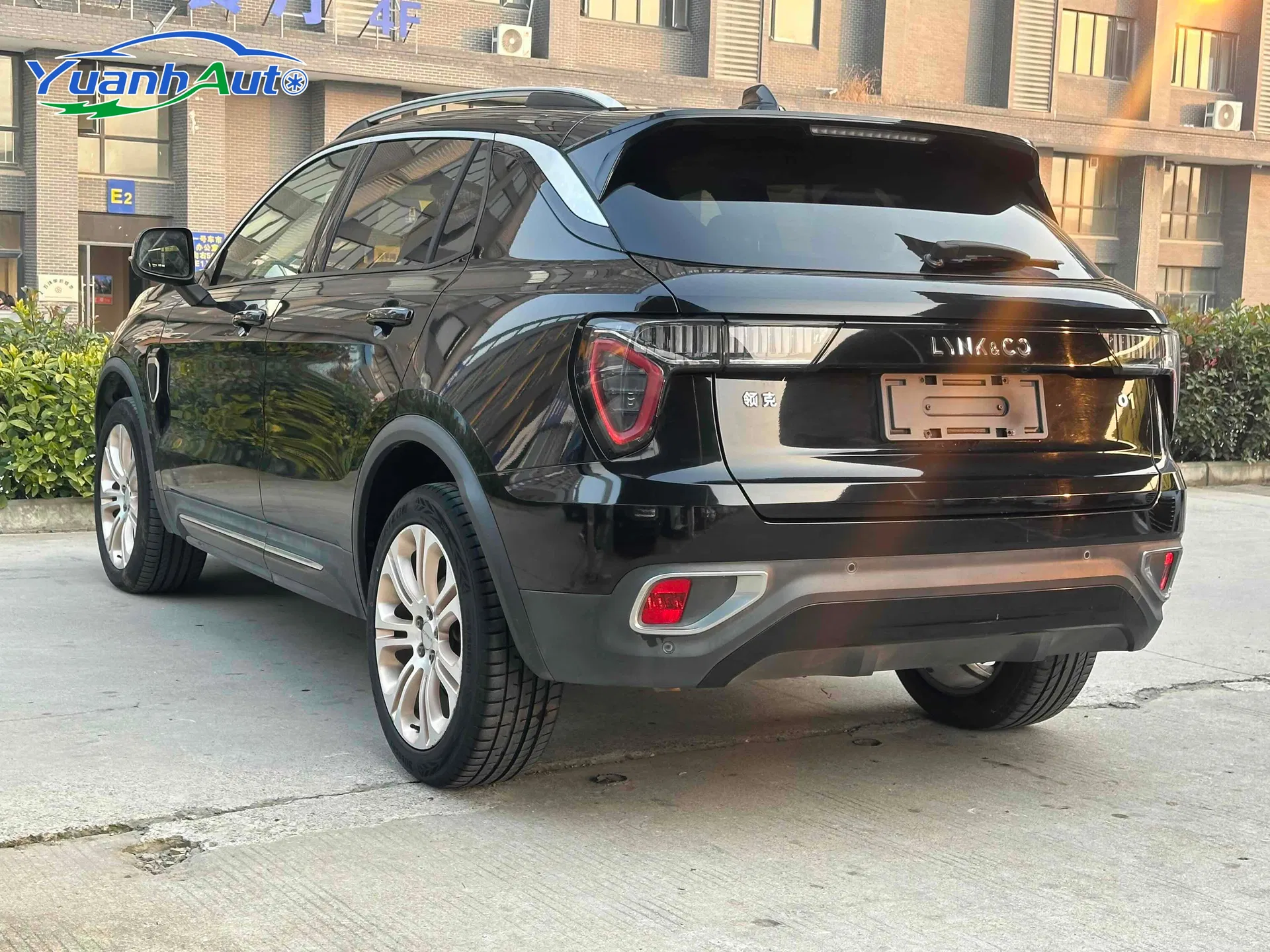 2021 Lynk & Co 01 2.0T Petrol SUV — source image 13