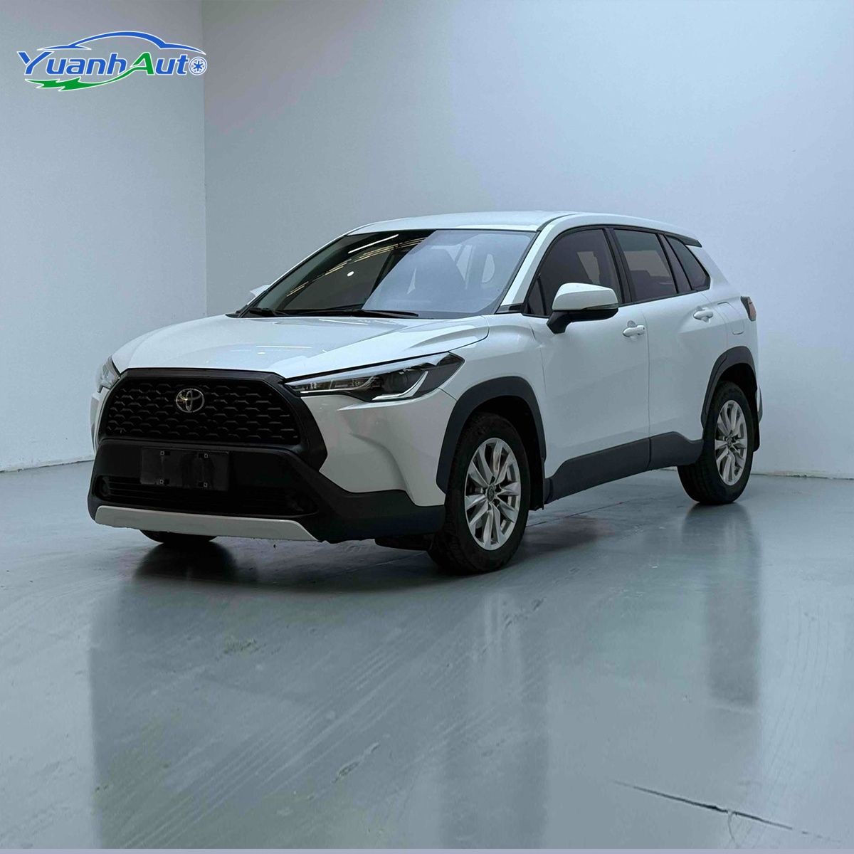 2022 Toyota Corolla Cross Petrol SUV — source image 1