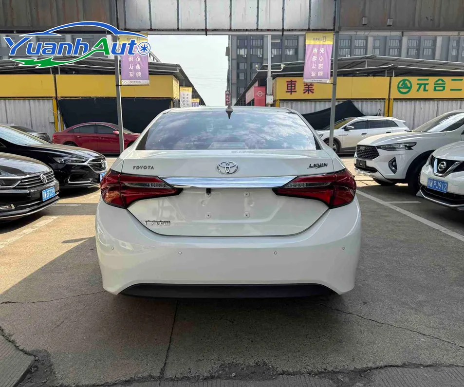 2017 Toyota Corolla Luxury — source image 12