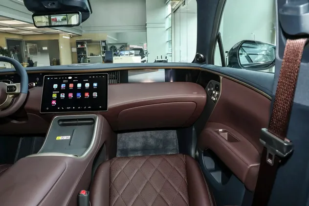2025 AVATR 11 Electric — source image 14