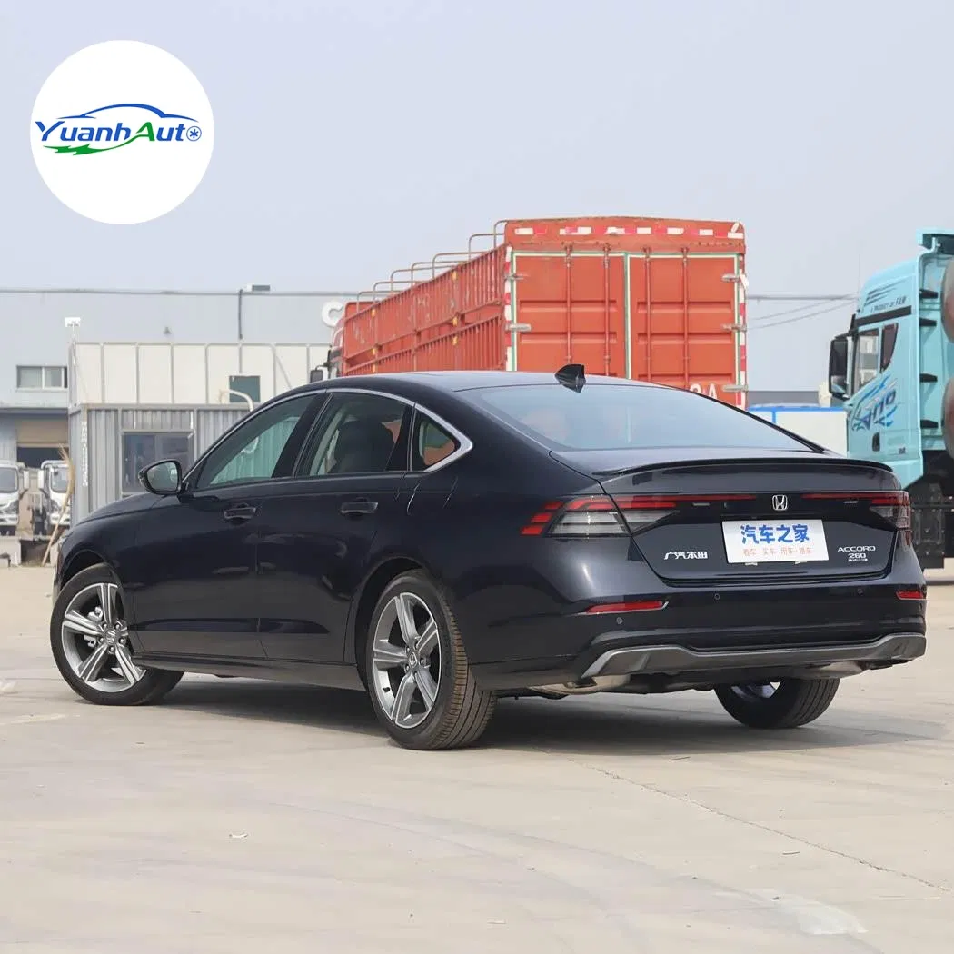 Honda Accord vehicle photo 5