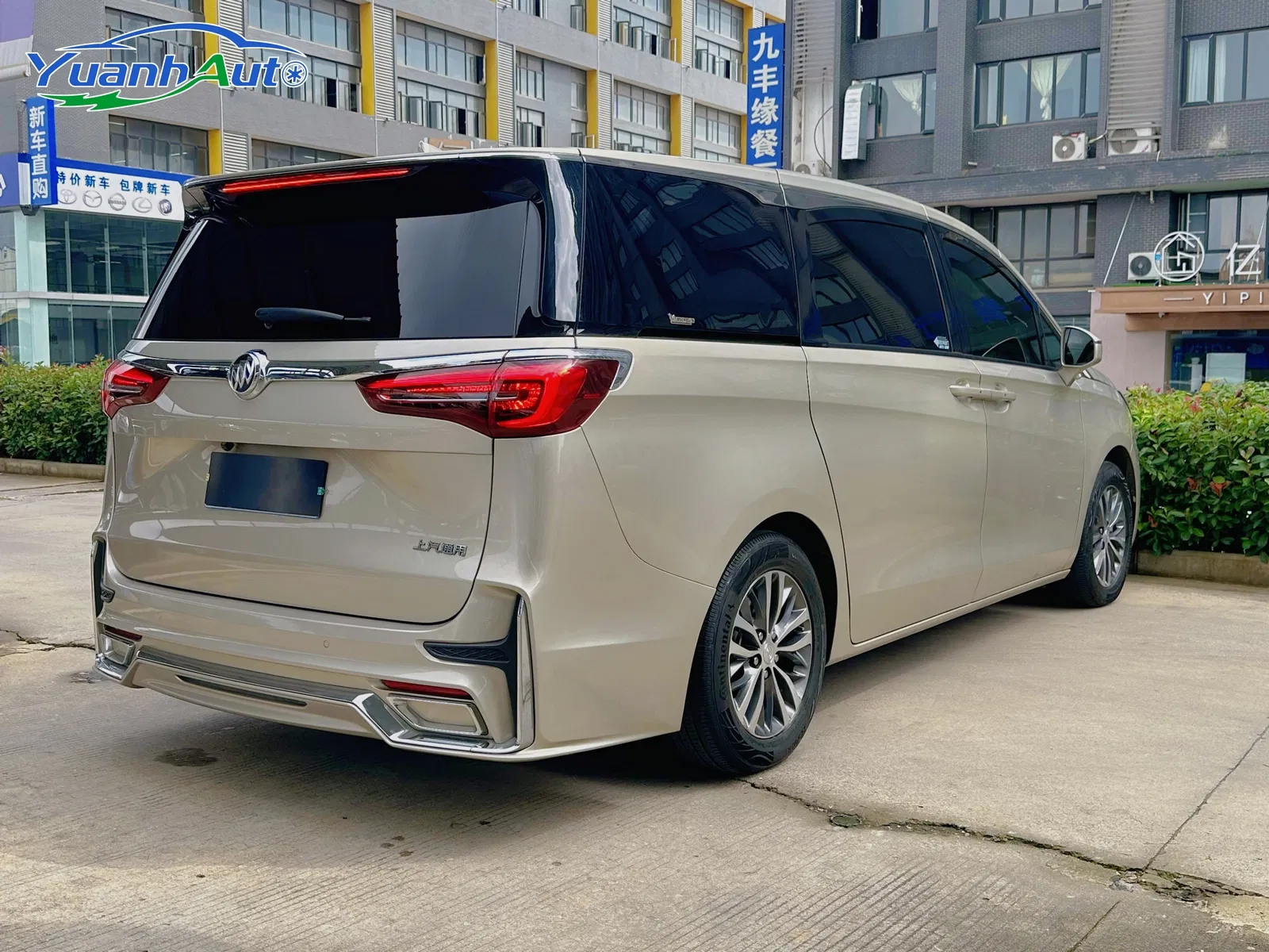 2021 Buick GL8 Petrol MPV — source image 14
